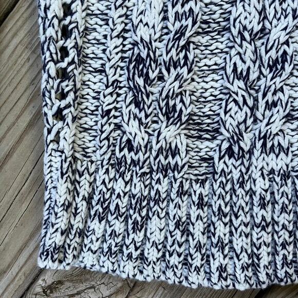 Gap Long Sleeved Raglan Cable Knit Sweater in Navy Marled Size XS - Picture 3 of 5